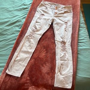 Refuge soft pink, size 6 distressed jeans